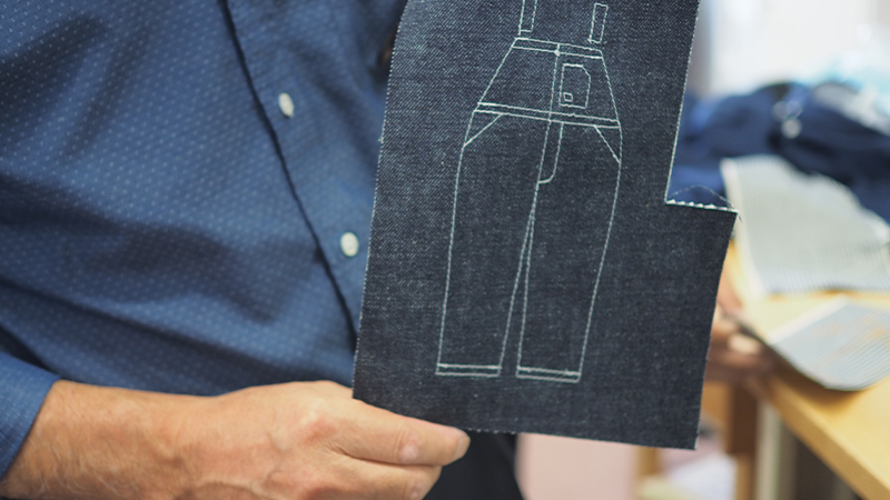 「こんなに細かく縫える技術があるのに粗く縫えだなんて!」と笑いながら見せてくれた切れ端