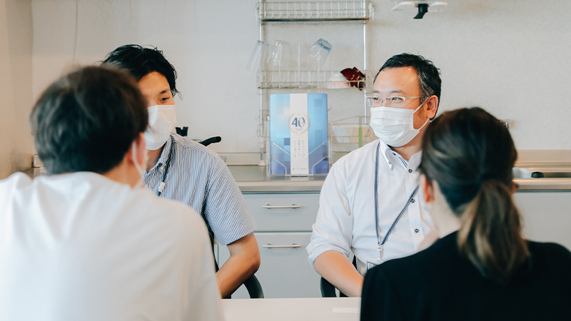 会議している様子