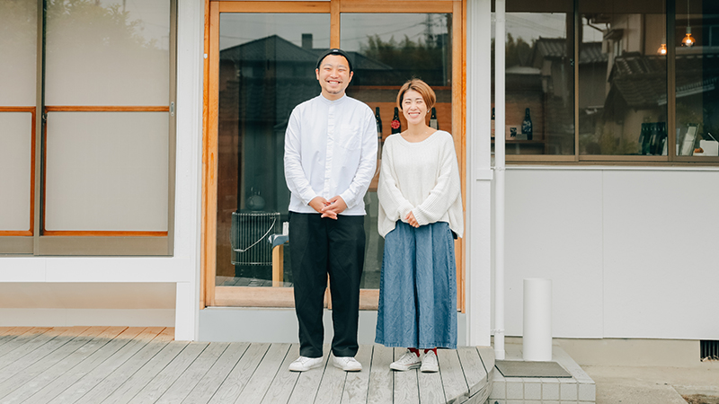 「haccoba -Craft Sake Brewery-」代表 佐藤太亮氏、同ブランドディレクター 佐藤みずき氏