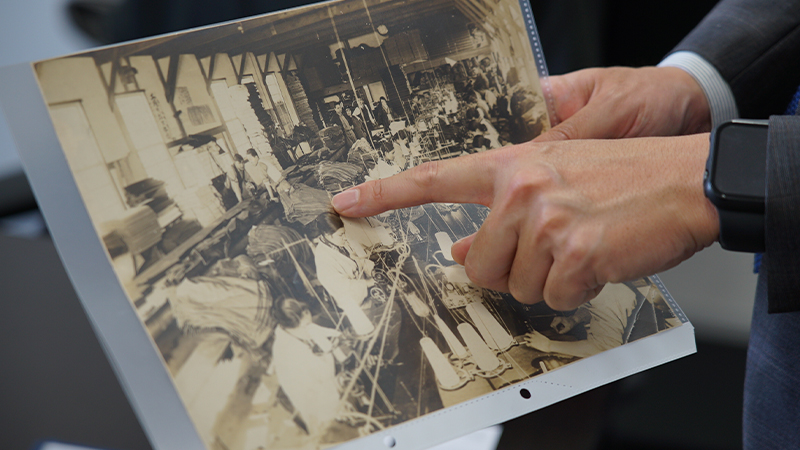 オーバーオールだけでなく、ジーンズもv製造していたことがわかる。