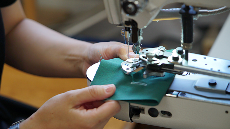 同社は海外にも工場を持つが、スターオーバーオールは国内工場での製造にこだわっている